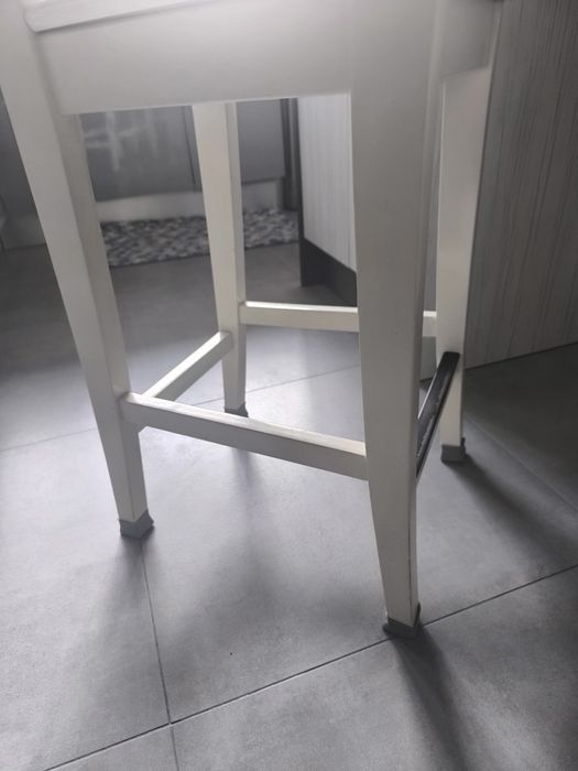 Cadeiras Altas Brancas