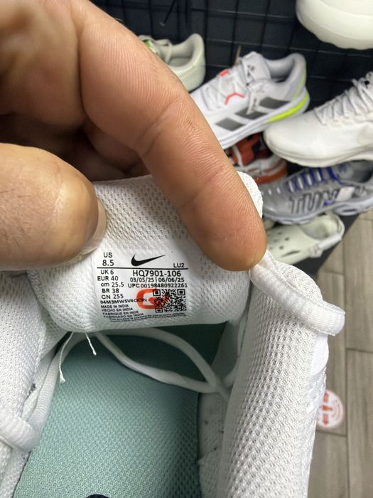 Оригінальні кросівки  Nike V5 Rnr White HQ7901-106