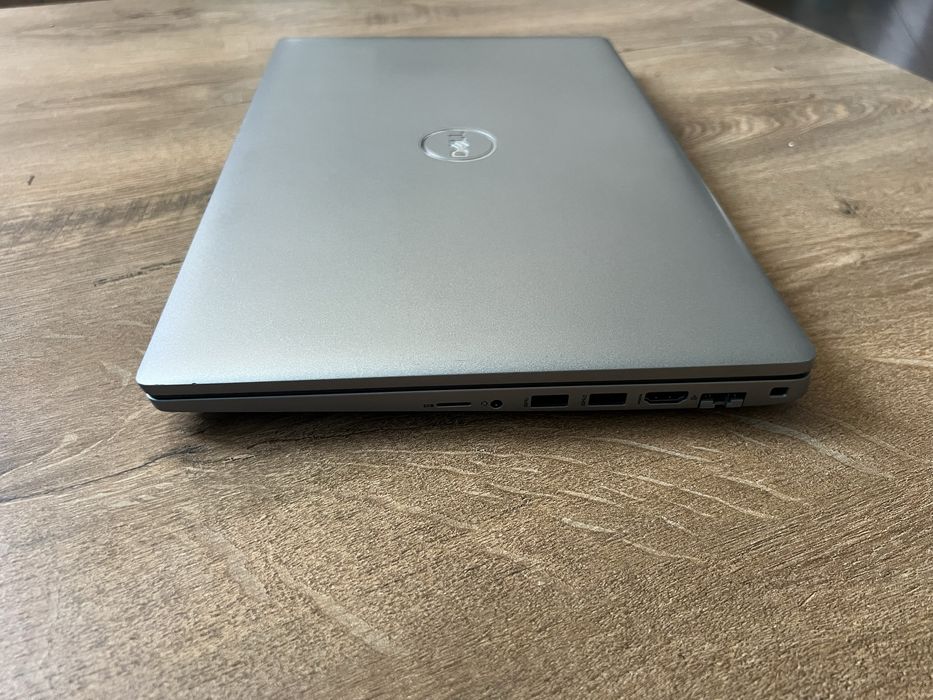 Dell 5520 i7 1165G7 8/256 1920x1080 ips