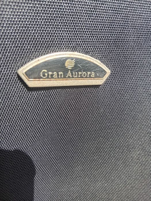 Vendo mala de viagem de porão das grandes.