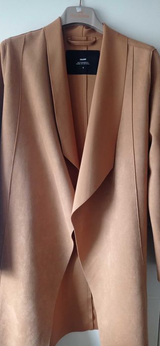 Zamszowy płaszczyk damski