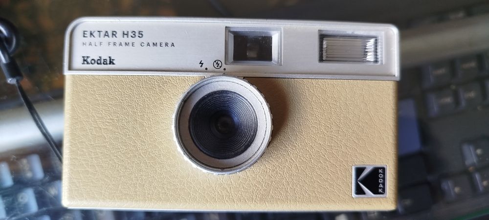 Máquina fotográfica Kodak ektar h35
