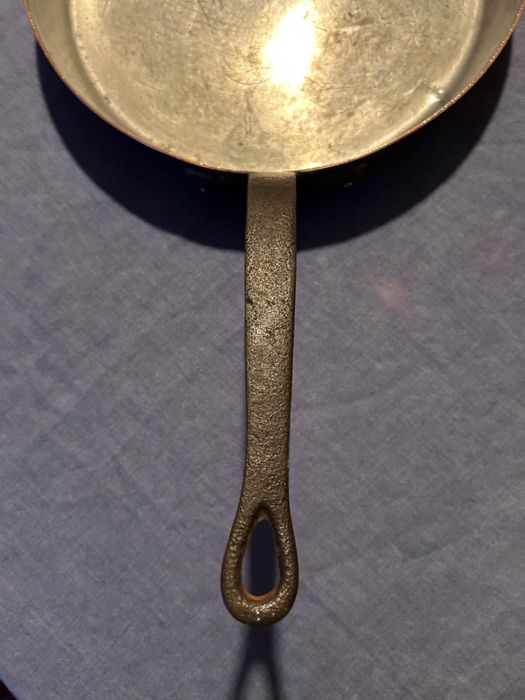 Frigideira antiga em cobre