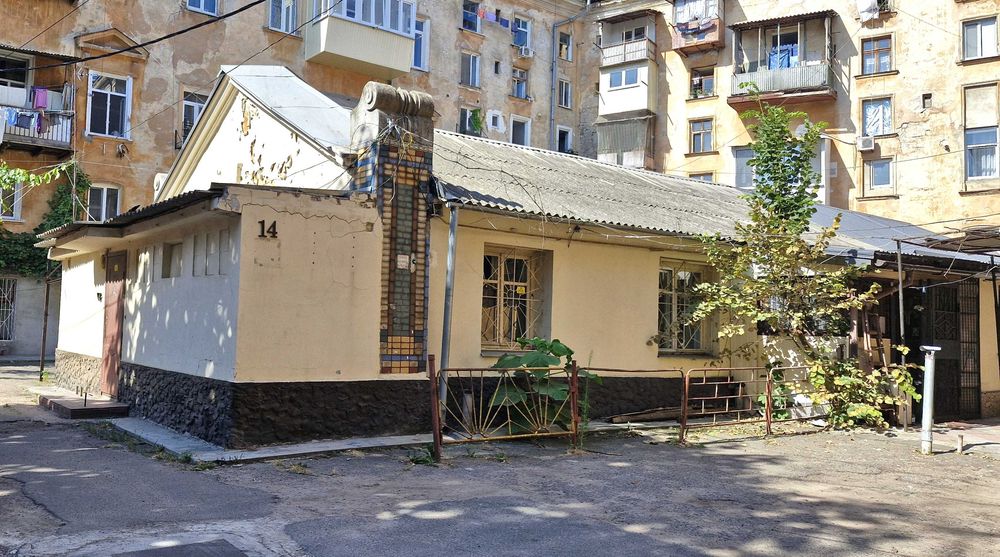 Продам 3 комнатную квартиру дом  в центре Соборная площадь Дерибасовск