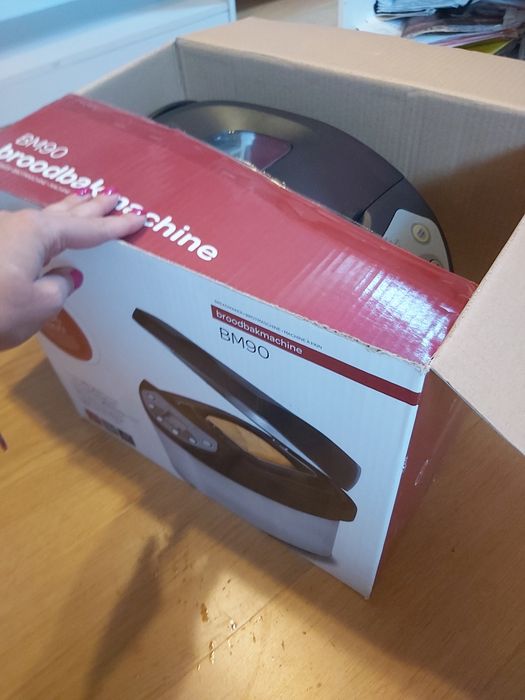 Wypiekacz automat do chleba Inventum BM90