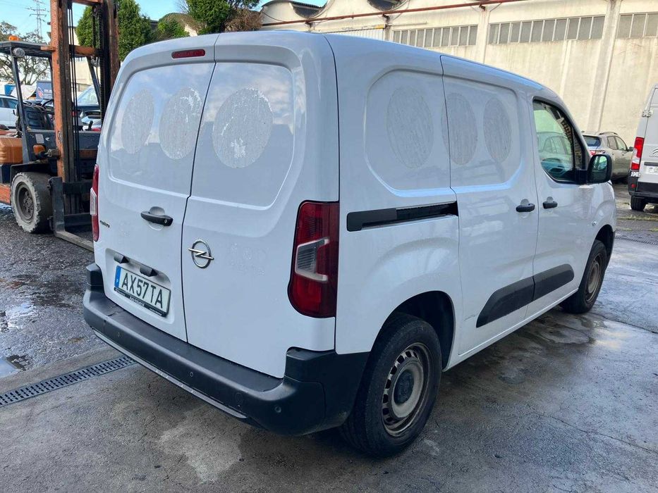 Salvado Opel	Combo (K9) 1.5D | 102cv | 2023 | 278.201 Km
