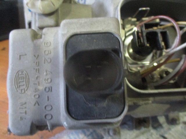 Ótica / farol esquerda VOLKSWAGEN Polo (6N)