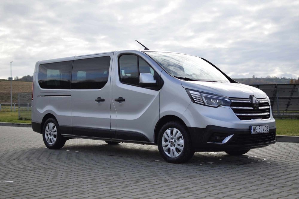 Wynajem busa 9 osobowego Renault Grand EQUILIBRE