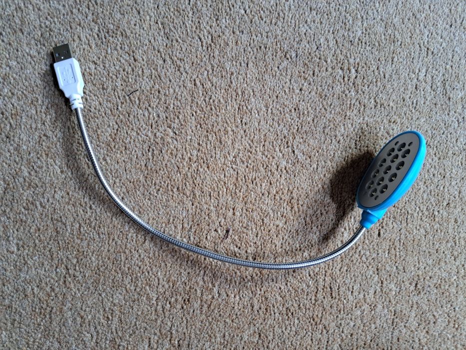 Sluchawki Lampka USB wkłady długopis 3d  etui na cd
