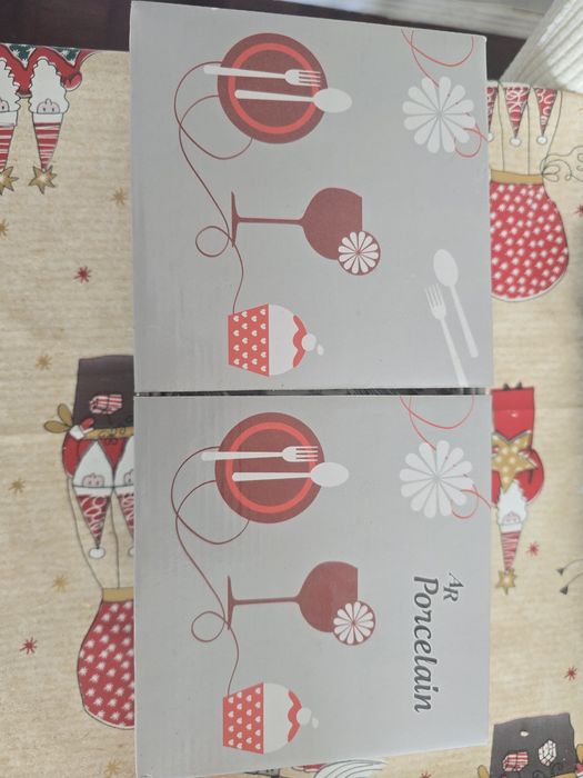 Louça porcelana canecas e pires