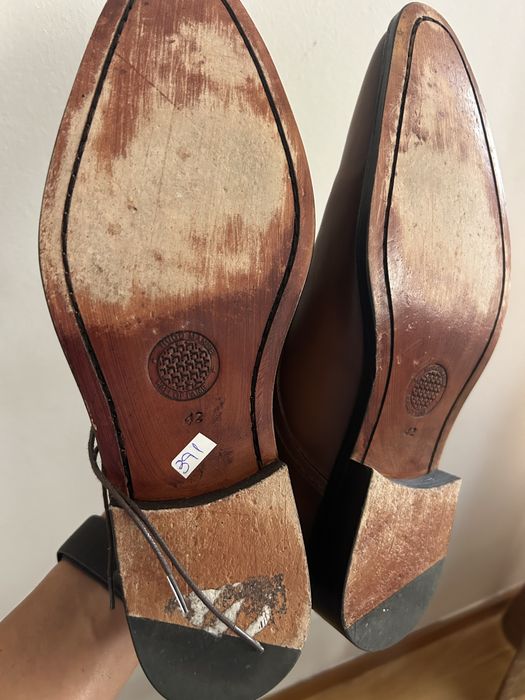 Sapatos em Pele N42