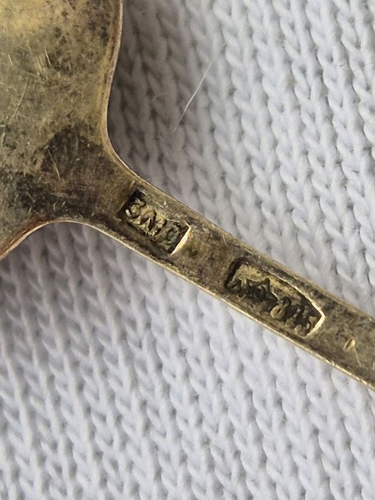 Продам срібну ложку з позолотою