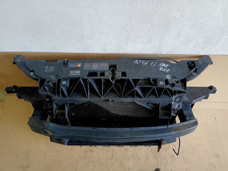 Seat Altea 1.9 TDI BXE pas przedni wzmocnienie przód przednie belka