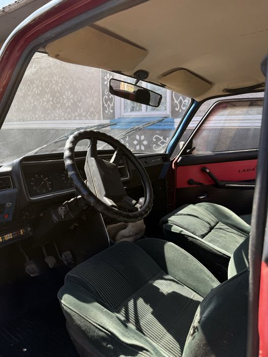 Продам ваз 2105 (не на ходу)