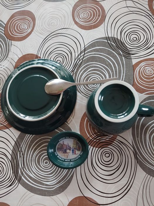 Чайная пара,блюдечко для чайного пакетика, ложечка  Ahmad Tea,Ахмад