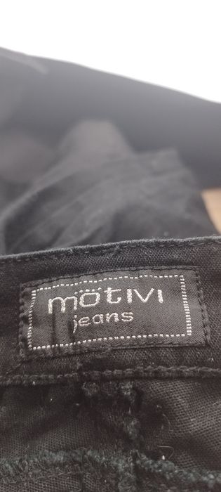 Spodnie damskie czarne Motivi