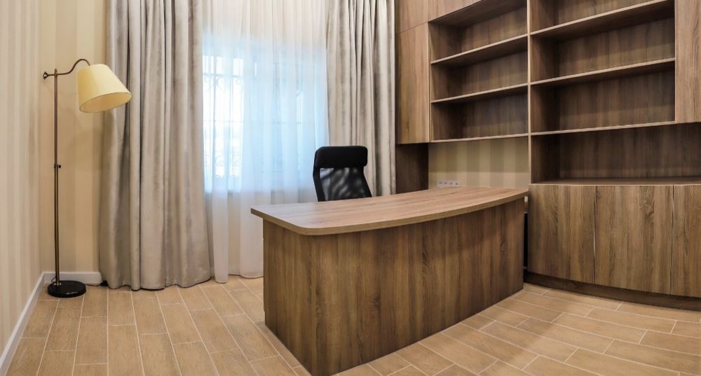 Елітний будинок поряд з озером! З укриттям та повна автономність!