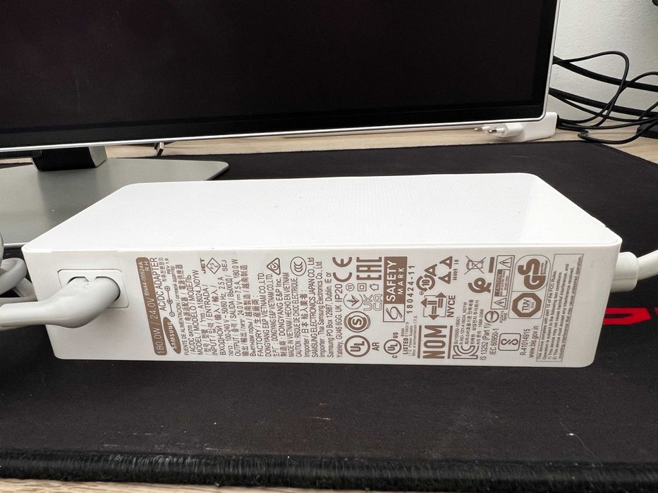 monitor samsung odyssey G8 s32dg802su 4k 240hz 32'' leia