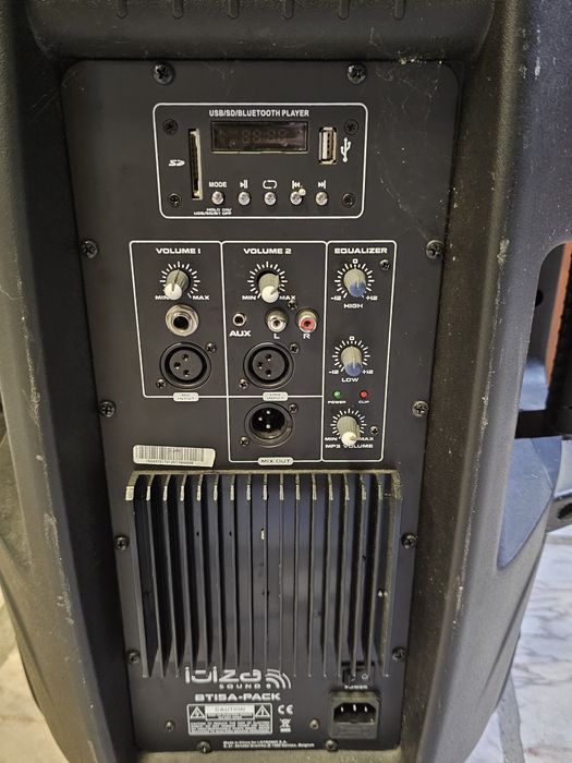 Par de colunas amplificadas 15″ 500W – USB / BT / SD – IBIZA