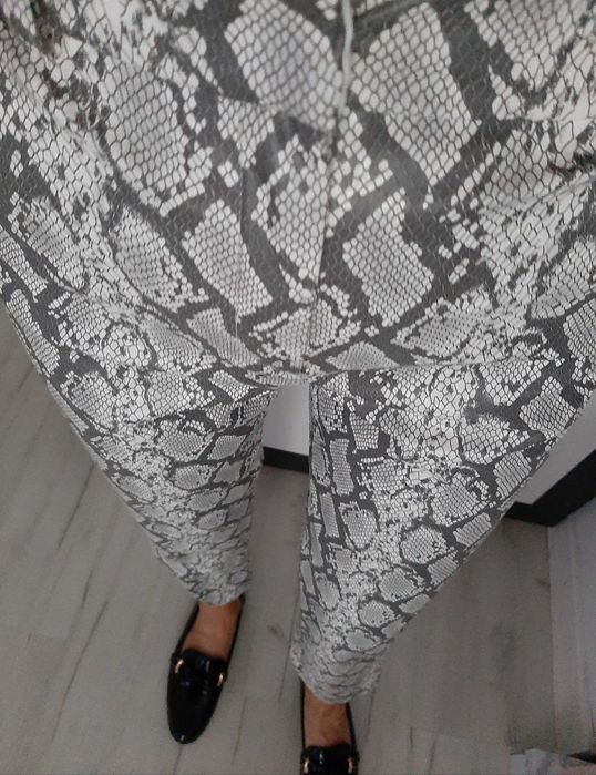 MONKI spodnie wysoki stan proste nogawki XXS 32