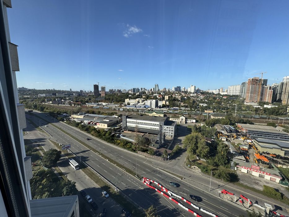 Продаж 2 кім. 65 кв.м Саперно-Слобідська 22