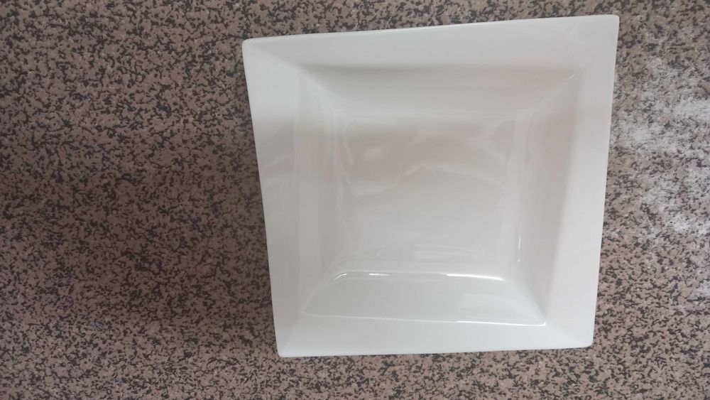 Pratos de sopa novos