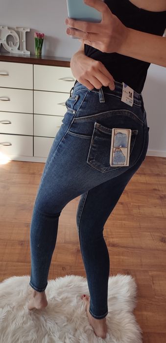 Jeansy M Sara efekt Push Up. Różne rozmiary