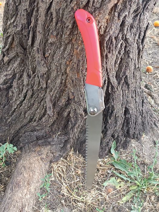 Пилка для сада, хорошего качества.