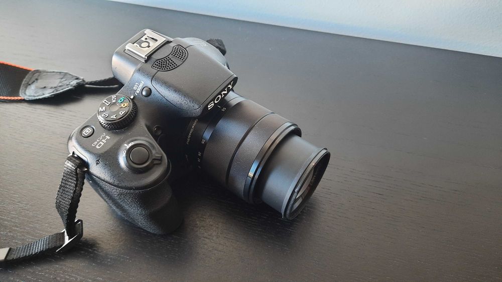 Conjunto Câmara Fotográfica Sony a3000 (ILCE-3000K) + Bolsa Sony