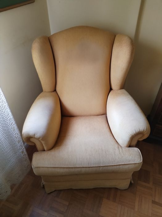 Sofá individual em bom estado