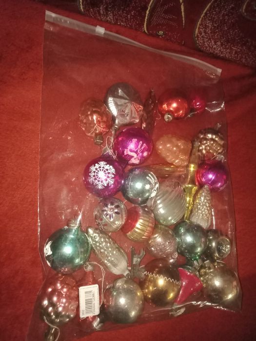 ёлочные игрушки        ..