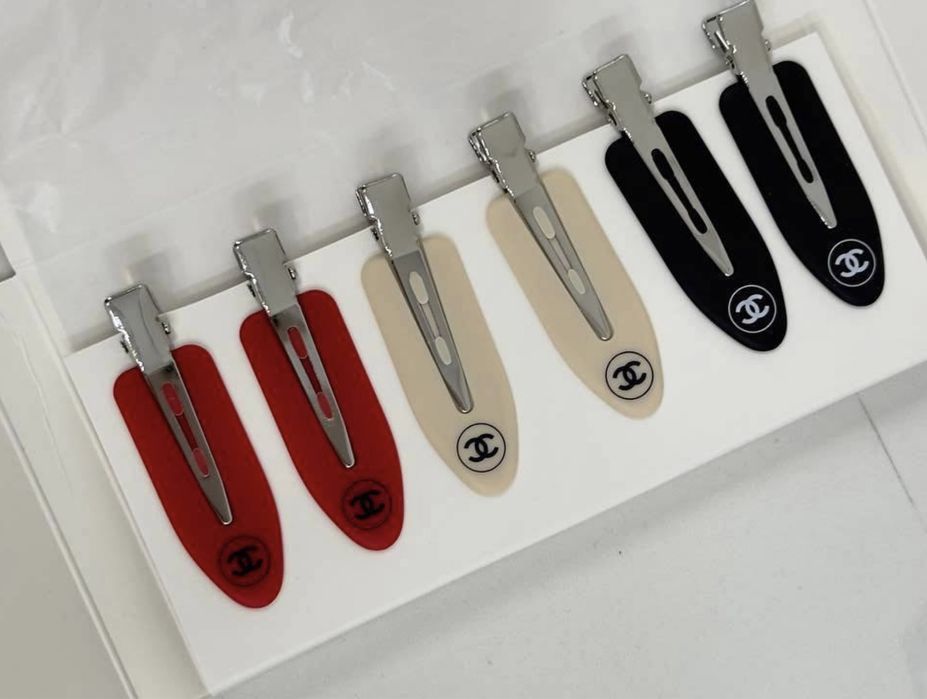 Набір заколок chanel
