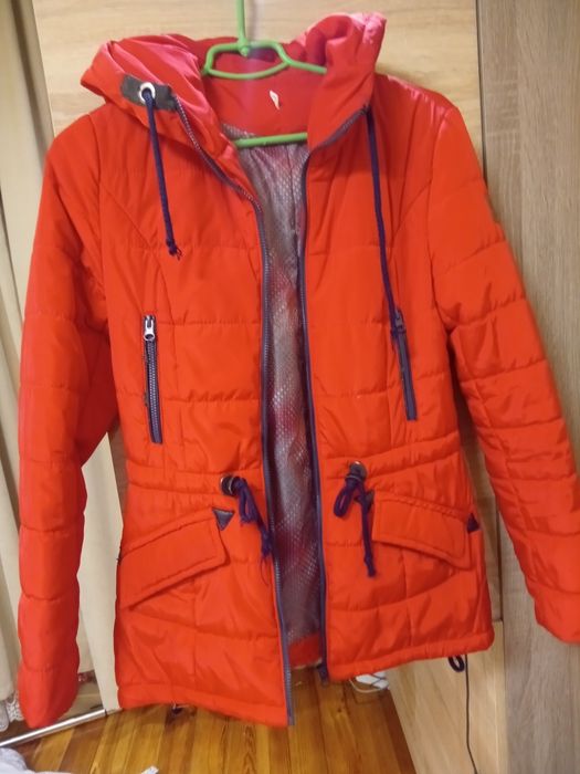 Женская куртка размер 44