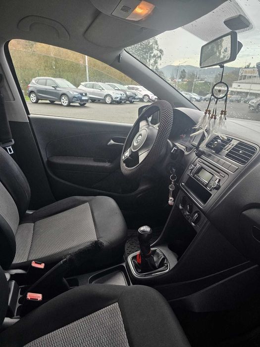 VW Polo 1.6 TDI Confortline (2010) – Nacional