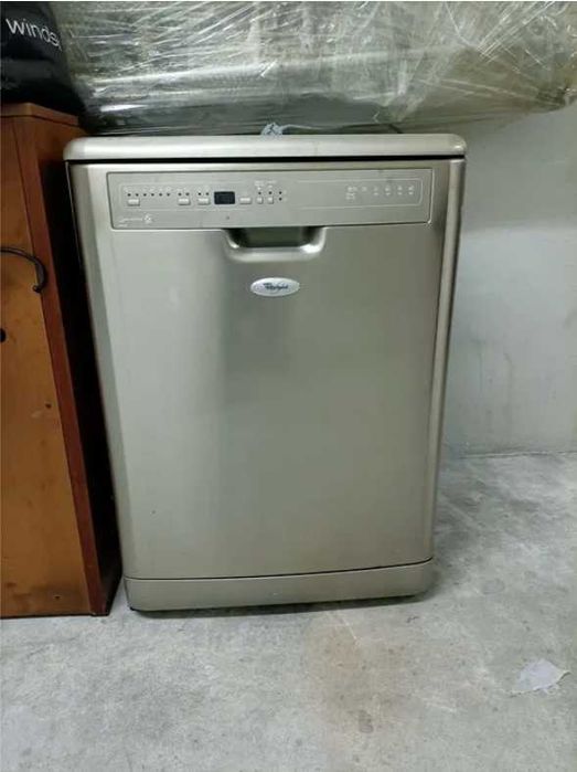 Máquina Lavar Loiça - Whirlpool ADP 6920 IX