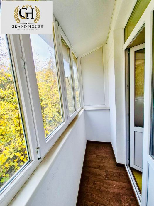 Продам елітну трикімнатну квартиру в центрі міста - 100 м².