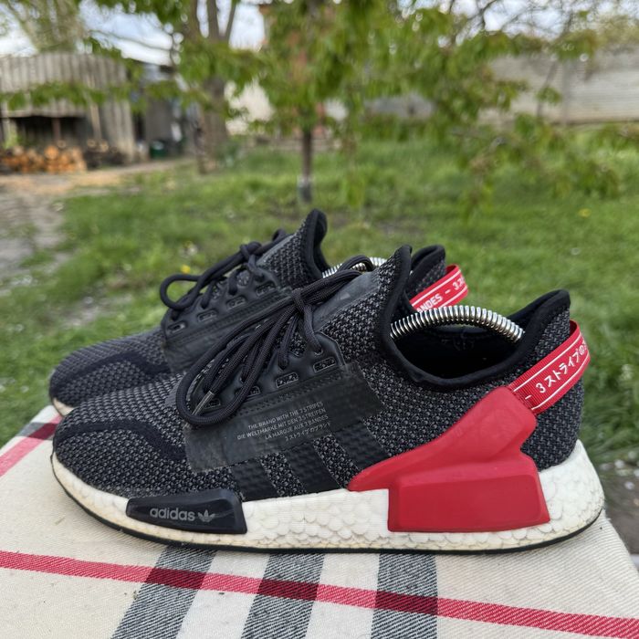 adidas nmd r1 v2 - купити чоловіче взуття - Ціна на OLX.ua