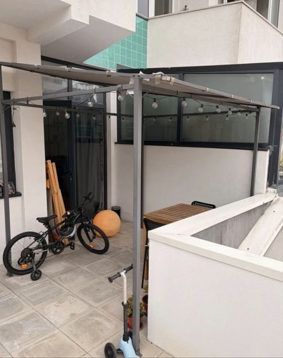 Pérgola Metálica com Toldo – 233 × 238 cm