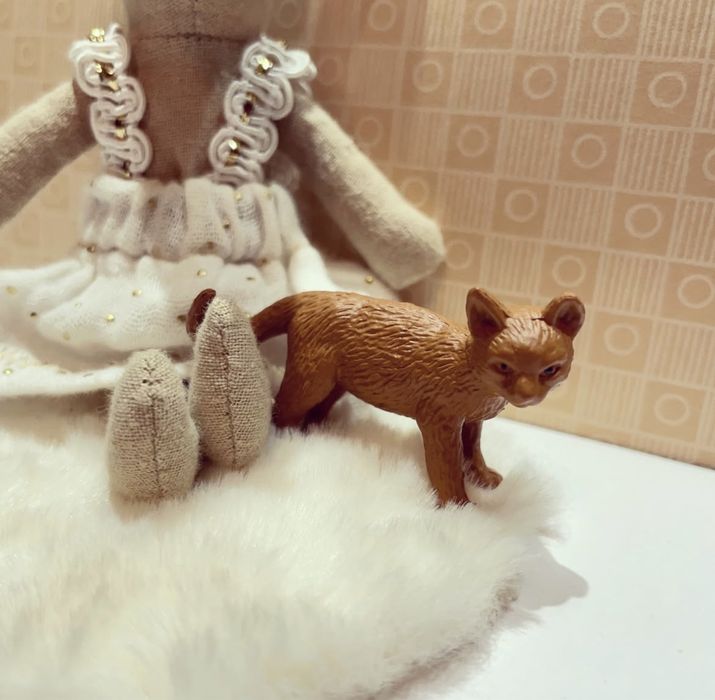 Brązowy mały kotek dla myszek maileg lalek barbie na prezent