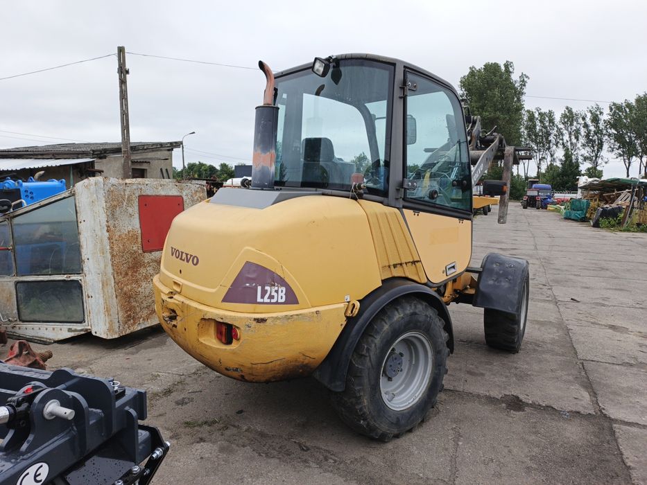 ładowarka Volvo 25