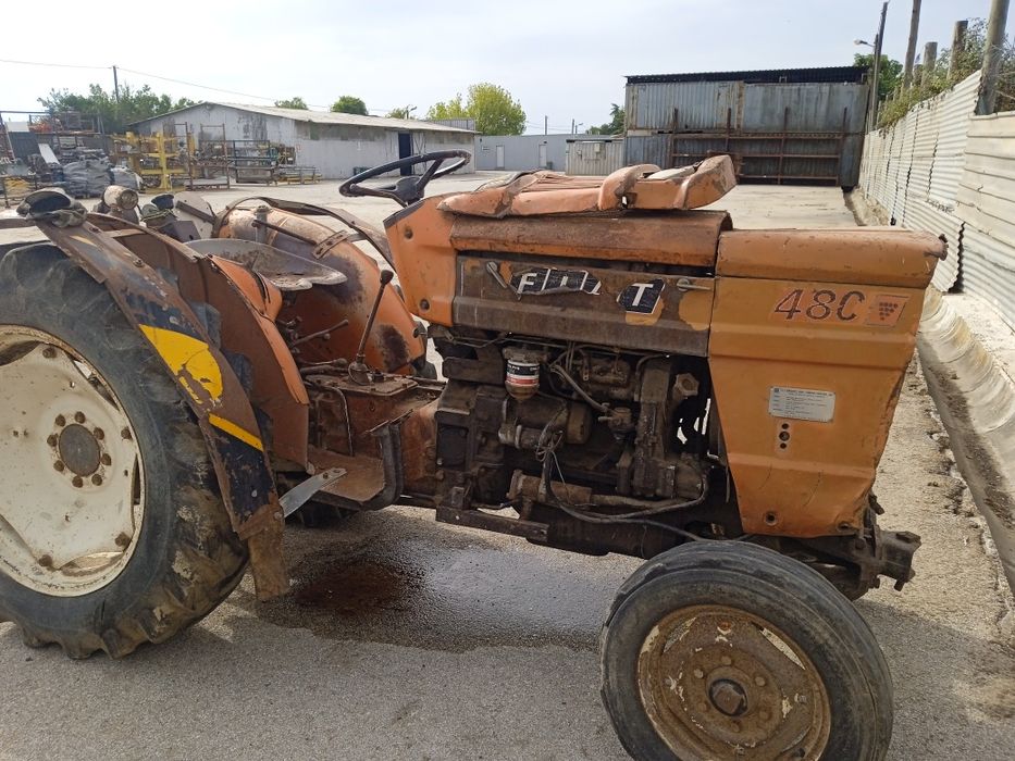 Vende-se trator Fiat 480
