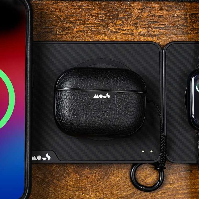 Защитный кейс "Mous" Black Leather к наушникам Apple AirPods Pro 1 и 2