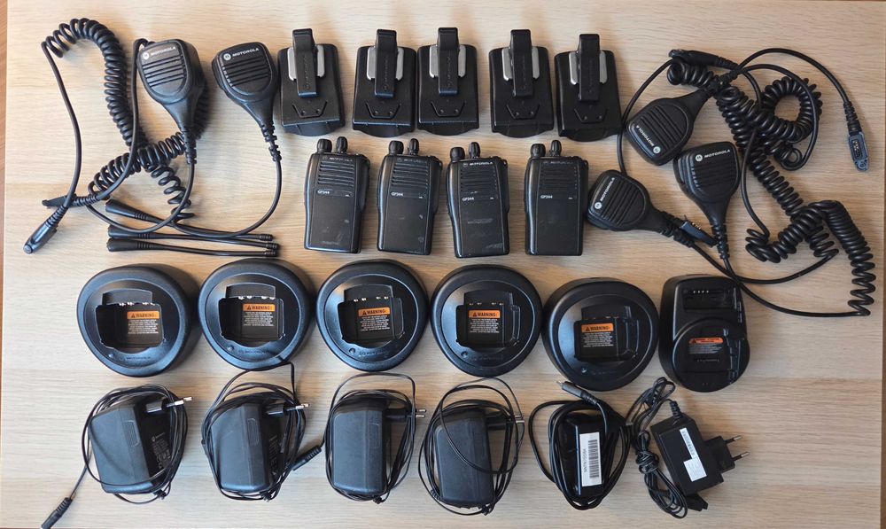 Motorola GP344 UHF walkie talkie 4 rádios + carregadores