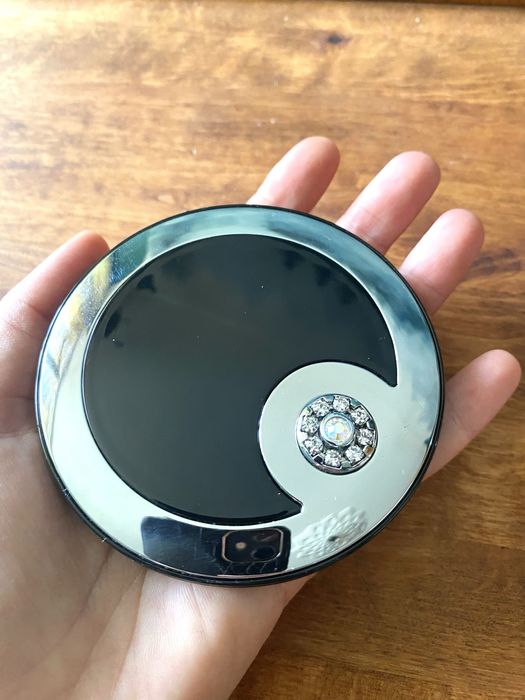 Eleganckie lustereczko z elementami Swarovskiego