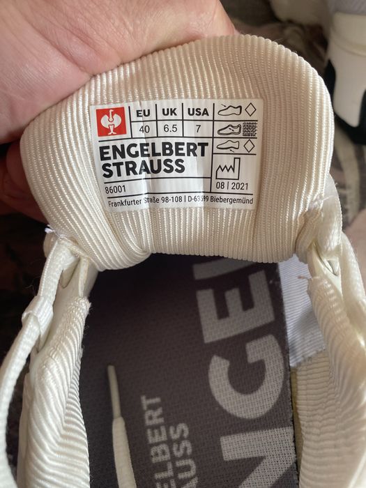 Strauss uniwersalne buty