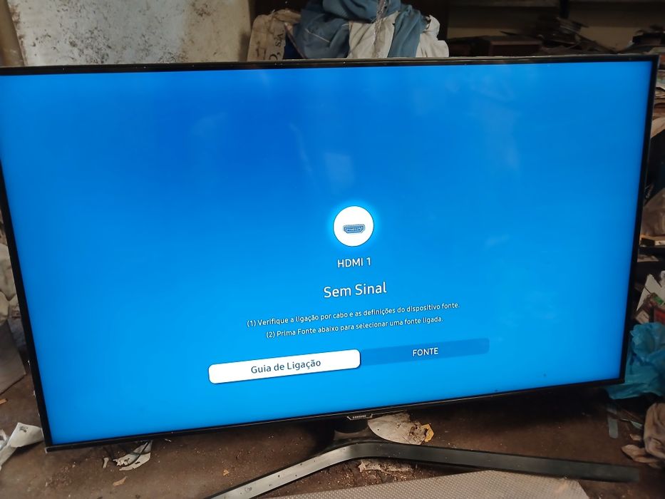 Televisão SAMSUNG com comando
