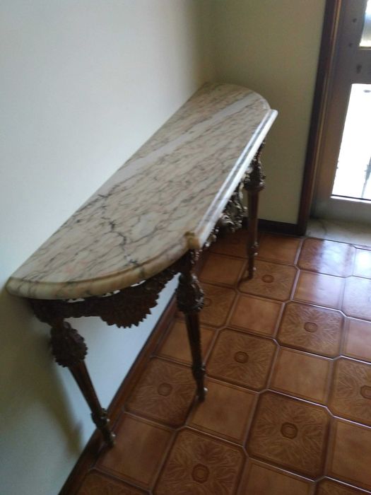 Credência com espelho. Madeira e mármore maciços.