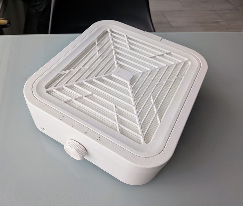 Pochłaniacz pyłu do manicure + filtry i lakier hybrydowy w zestawie