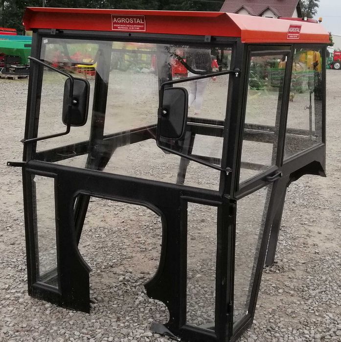 Kabina ciągnikowa z błotnikami do ursus C330, C360 3P mf t25 AGROSTAL