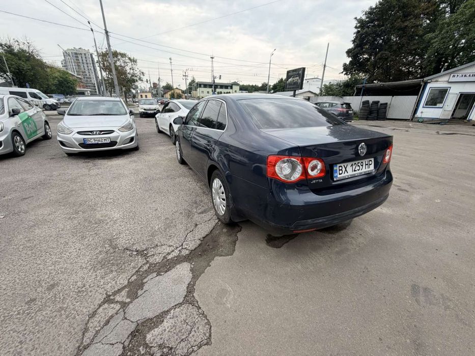 Vw Jetta 1.6 бензин 2006р